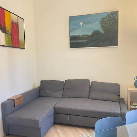 Accogliente E Vicino Al Centro Apartment *
